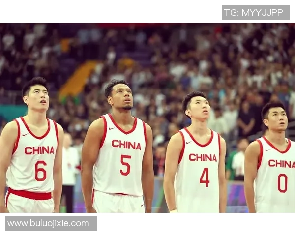 中国男篮热身赛迎战澳大利亚全力备战国际赛事展现实力与斗志